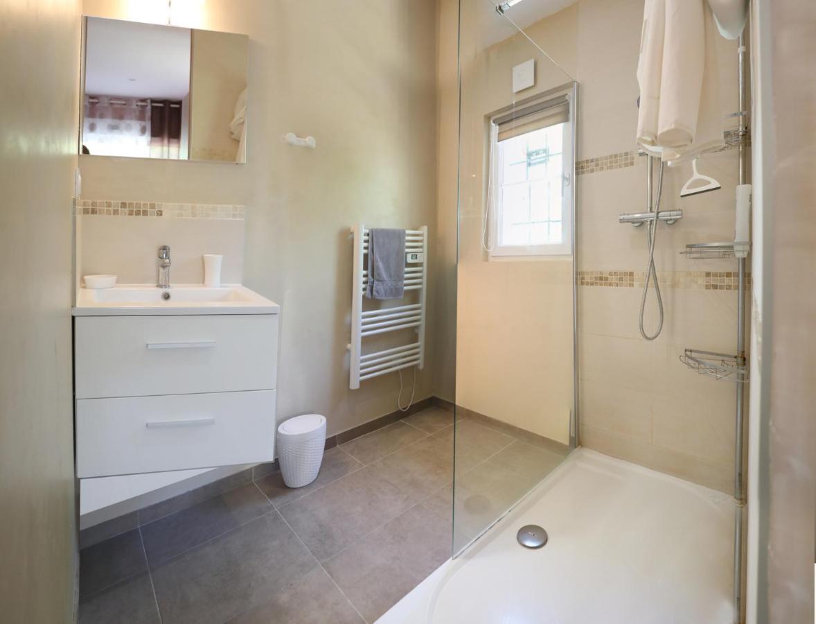 Au Coeur Du Bien-Etre, Gite Avec Piscine Chauffee Et Couverte, Spa, Sauna, Massages Monteaux Zewnętrze zdjęcie